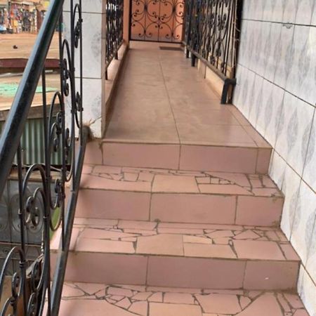 Studio Meublee 1 Chambre Etoug Ebe Yaoundé エクステリア 写真