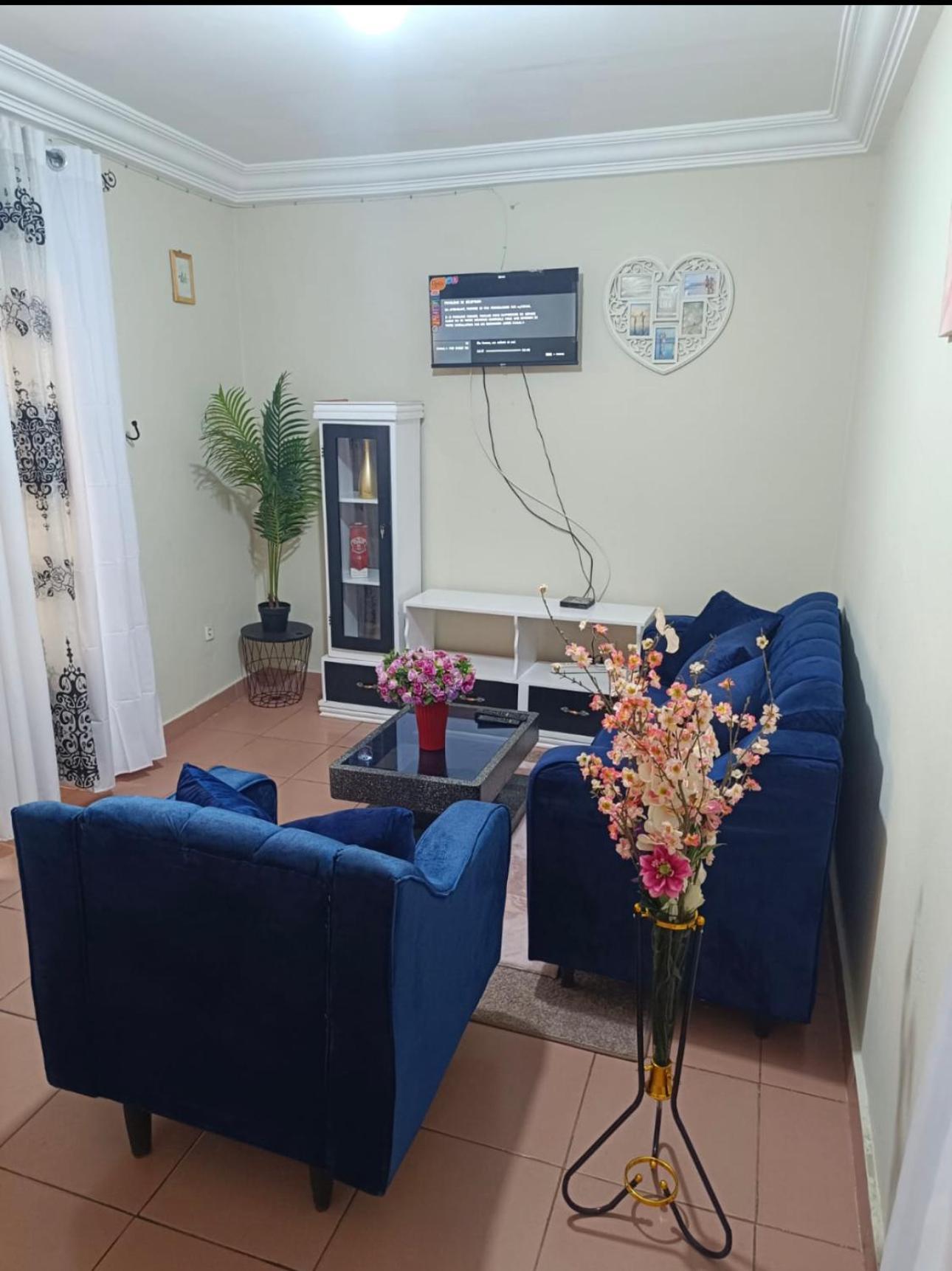 Studio Meublee 1 Chambre Etoug Ebe Yaoundé エクステリア 写真
